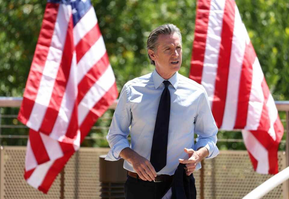 Gavin Newsom, guvernør i California fra Demokratene. Gavin Newsom, guvernør i California fra Demokratene.