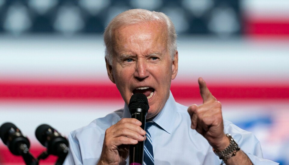 USAs president Joe Biden oppfordret torsdag velgere til å stemme for å redde demokratiet og sammenlignet republikansk ideologi med «semi-fascisme». USAs president Joe Biden oppfordret torsdag velgere til å stemme for å redde demokratiet og sammenlignet republikansk ideologi med «semi-fascisme». Foto: Alex Brandon / AP / NTB