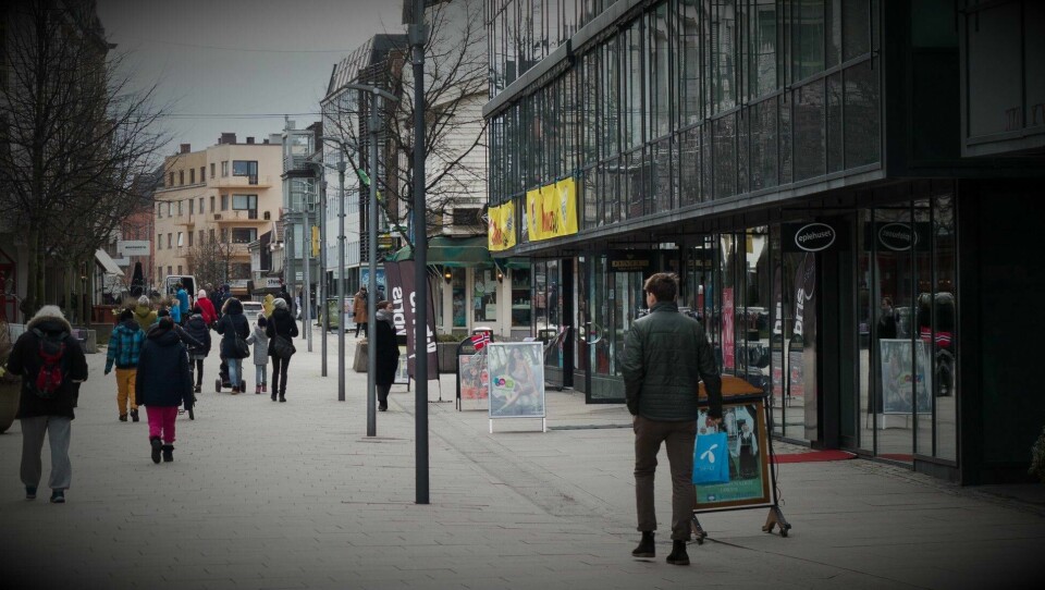 «Til tross for alle gode intensjoner, og til tross for at store deler av næringslivet har stor mangel på arbeidskraft, står 1 av 4 i alderen 20–66 år i Fredrikstad/Hvaler utenfor arbeidslivet.»