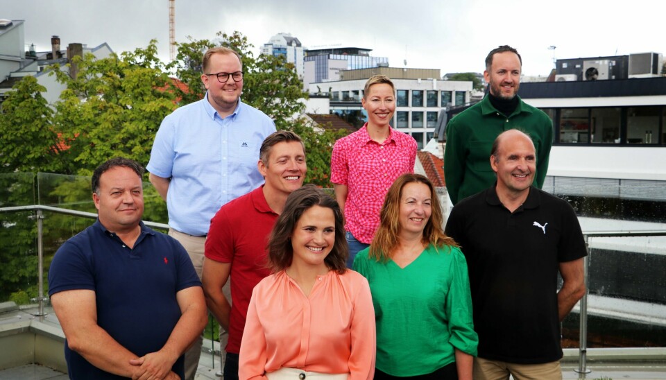 Ap-ordfører Kari Nessa Nordtun står i spissen for flertallspartiene i Stavanger og styrer enn så lenge etter formannskapsmodellen. Bak fra venstre: gruppeleder i SV Eirik Faret Sakariassen, gruppeleder i Rødt Sara Nustad Mauland, fungerende gruppeleder i MDG Håkon Fossmark, gruppeleder i Folkets Parti Frode Myrhol, gruppeleder i Ap Dag Mossige, varaordfører Dagny Sunnanå Hausken (Sp), gruppeleder i Sp Bjarne Kvadsheim, og ordfører Kari Nessa Nordtun (Ap). Bildet ble tatt i juni da partiene markerte sine første 1000 dager ved makten. Lørdag 16. juli har flertallspartiene – med Ap-ordfører Kari Nessa Nordtun i spissen, styrt i tusen dager. Bak fra venstre: gruppeleder i SV Eirik Faret Sakariassen, gruppeleder i Rødt Sara Nustad Mauland, fungerende gruppeleder i MDG Håkon Fossmark, gruppeleder i Folkets Parti Frode Myrhol, gruppeleder i Ap Dag Mossige, varaordfører Dagny Sunnanå Hausken (Sp), gruppeleder i Sp Bjarne Kvadsheim, og ordfører Kari Nessa Nordtun (Ap).