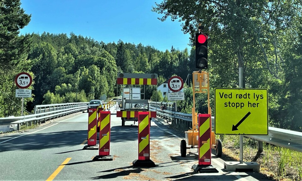 Forsterkning og vedlikehold på brua som ble bygd i 1967 krever full stengning i perioder. Østre Trøsken bru stenges helt i noen dager.