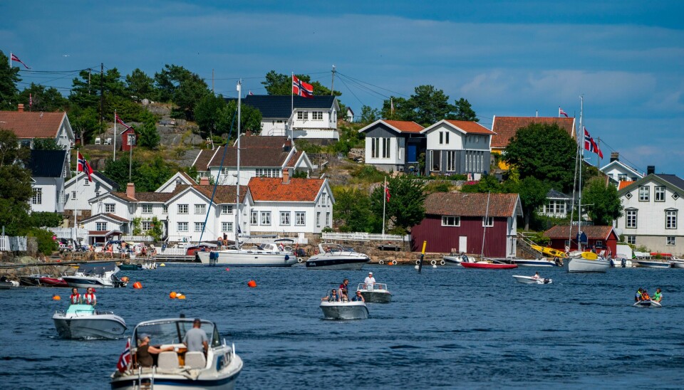 Mange av de komplekse klagesakene som Statsforvalteren i Agder behandler, handler om strandsonen og fjellområdene, og fritidseiendommer der som eies ikke minst av folk fra Østlandsområdet, får Dagsavisen opplyst. I Lyngør er flesteparten av husene nå fritidsboliger. Mange av de komplekse klagesakene som Statsforvalteren i Agder behandler, handler om strandsonen og fjellområdene, og fritidseiendommer der som eies ikke minst av folk fra Østlandsområdet, får Dagsavisen opplyst. I Lyngør er flesteparten av husene nå fritidsboliger.