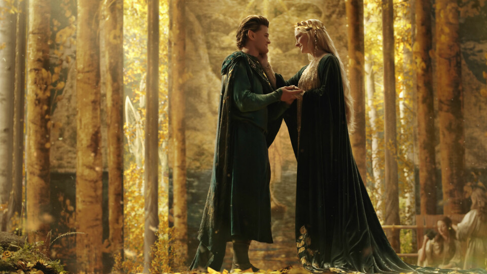 Elrond og Galadriel i «Ringenes herre: Maktens ringer», spilt av Robert Aramayo og Morfydd Clarke. «Ringenes herre: Maktens ringer»
