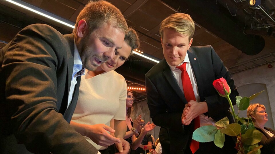 Stortingsplassen glapp for Tom Kalsås i fjorårets valg, men nå kan gjesdalbuen være aktuell som fylkesordførerkandidat. Her er Kalsås på valgvake med Stavanger-ordfører Kari Nessa Nordtun og stortingspolitiker Torstein Tvedt Solberg. Tom Kalsås er ikke inne på Stortinget ennå, og vil følge nøye med utover kvelden. - Jeg er ikke inne, men er ikke langt unna, sier han til RA.