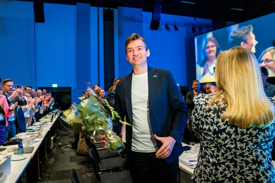 Henrik Asheim feirer da han ble valgt ny nestleder i Høyre under Høyres landsmøte i vår. Men også Høyre siste meningsmålinger gir grunn til feiring. Henrik Asheim