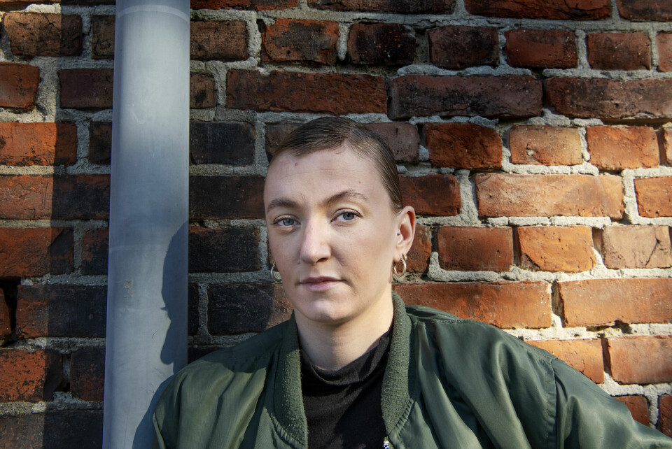 Thea Tveter Lysvik har en bachelor i utviklingsstudier, men trives med å jobbe med barn,. Thea Tveter Lysvik (29), skole- og AKS-assistent.