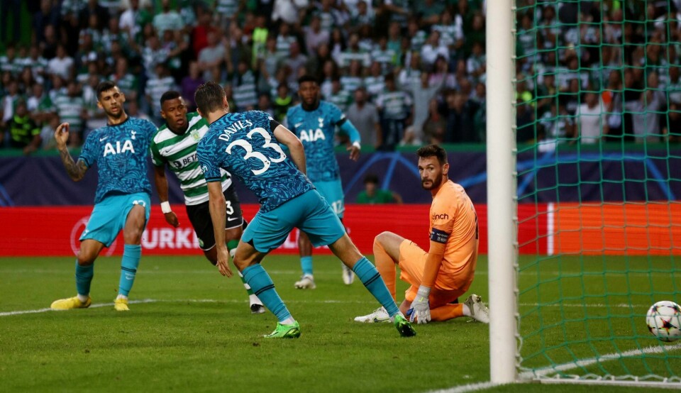 Hugo Lloris måtte se to baller gå inn i nettet bak seg på overtid, da Tottenham tapte i Lisboa. Hugo Lloris måtte se to baller gå inn i nettet bak seg på overtid, da Tottenham tapte i Lisboa.
