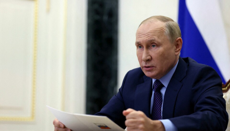 Putins tyngste kritikere, de som er vurdert som reelle farer for makta og status quo, er enten døde, i fengsel eller har flyktet. Putins tyngste kritikere, de som er vurdert som reelle farer for makta og status quo, er enten døde, i fengsel eller har flyktet.