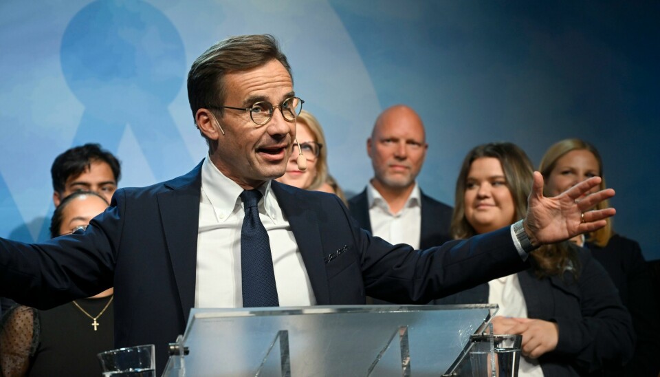 Moderaternas leder Ulf Kristersson har et knapt flertall bak seg i den nye riksdagen og står overfor en krevende oppgave når han skal prøve å samle de fire høyrepartiene om en regjeringsplattform for de neste fire årene. Moderaternas leder Ulf Kristersson har et knapt flertall bak seg i den nye riksdagen og står overfor en krevende oppgave når han skal prøve å samle de fire høyrepartiene om en regjeringsplattform for de neste fire årene. Foto: Fredrik Sandberg / TT / NTB