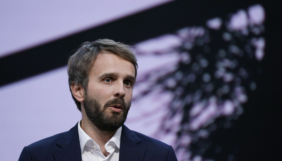 Næringsminister Jan Christian Vestre i pressekonferansen om strømtiltak fredag morgen. .