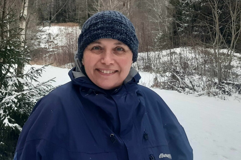 Jeg er selv kvitt nesten alle plager med sykdommen. Gradvis er jeg på vei tilbake til jobb og jeg har fått tilbake overskuddet til å leve normalt ellers, skriver MS-pasient Anne Lau Revil. Hun fikk stamcellebehandling i Mexico i fjor. Anne Lau Revil nyter frisk luft og norsk natur etter fire uker i Mexico, hvor hun har fått stamcellebehandling mot MS. – Jeg føler meg utrolig bra, sier hun.