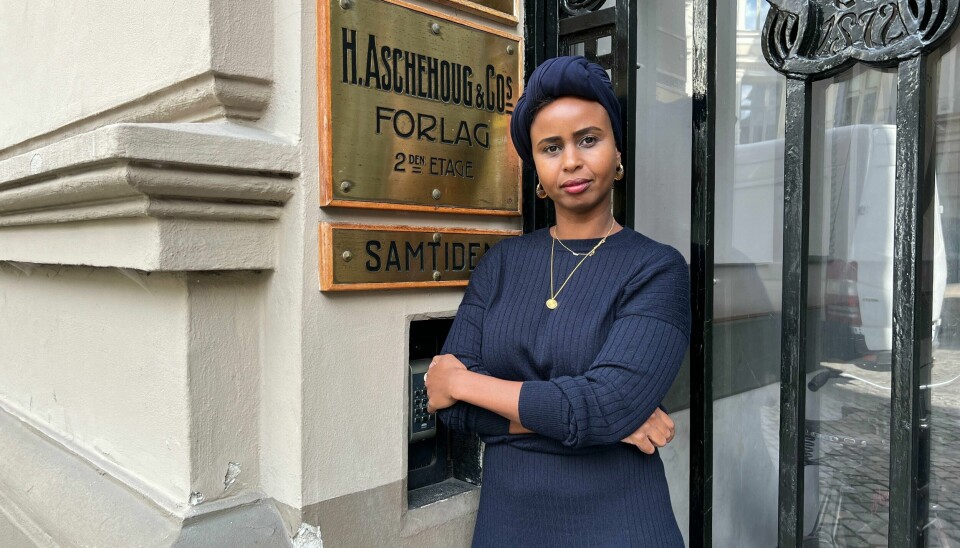 Nadifa Mohameds «Mannen fra Tiger Bay» er basert på den sanne historien om justismordet på en somalisk mann som i 1952 ble dømt for drapet på en hvit kvinne. Han ble hengt for mordet, og renvasket først i 1998. Nadifa Mohameds «Mannen fra Tiger Bay» er basert på den sanne historien om en somalisk mann som ble feilaktig dømt for drapet på en hvit kvinne, og som ble hengt for det.