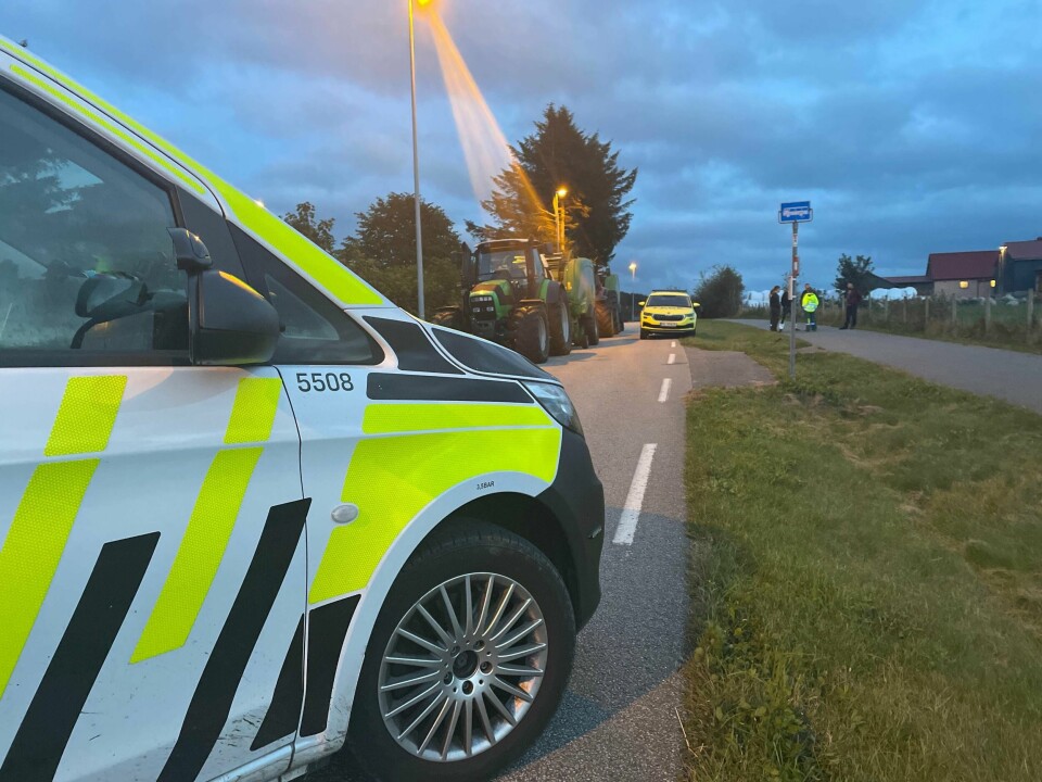 Har frigitt navnet til jente som døde i ulykke på Klepp Et barn som kjørte sparkesykkel, er hentet av luftambulanse etter en trafikkulykke med en traktor ved Pollestad i Klepp kommune.