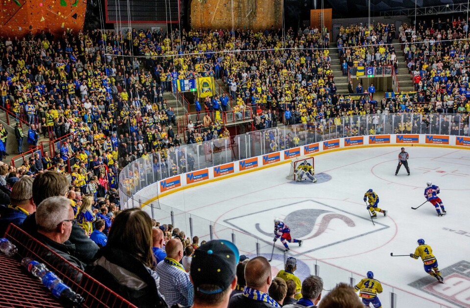 Fjellhallen i Gjøvik står i fare for å stenge. Her fra serieåpningen mellom Storhamar og Vålerenga foran 5000 tilskuere i 2017. Fjellhallen i Gjøvik står i fare for å stenge. Her fra serieåpningen mellom Storhamar og Vålerenga foran 5000 tilskuere i 2017.