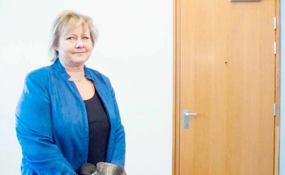 Høyres leder Erna Solberg utenfor rettssalen da hun vitnet mot Mulla Krekar i første rettsinstans. Nå er ankesaken oppe i Borgarting lagmannsrett.