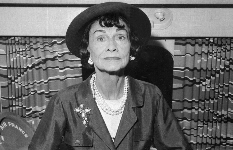 Coco Chanel er mest berømt for parfymen No.5 og den lille sorte kjolen. Coco Chanel er mest berømt for parfymen No.5 og den lille sorte kjolen.