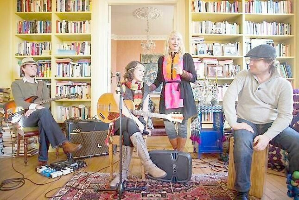Gaby Moreno spilte konsert i stua hjemme hos moren til Alexandra Archetti Stølen. Fredag spiller hun på Parkteateret.