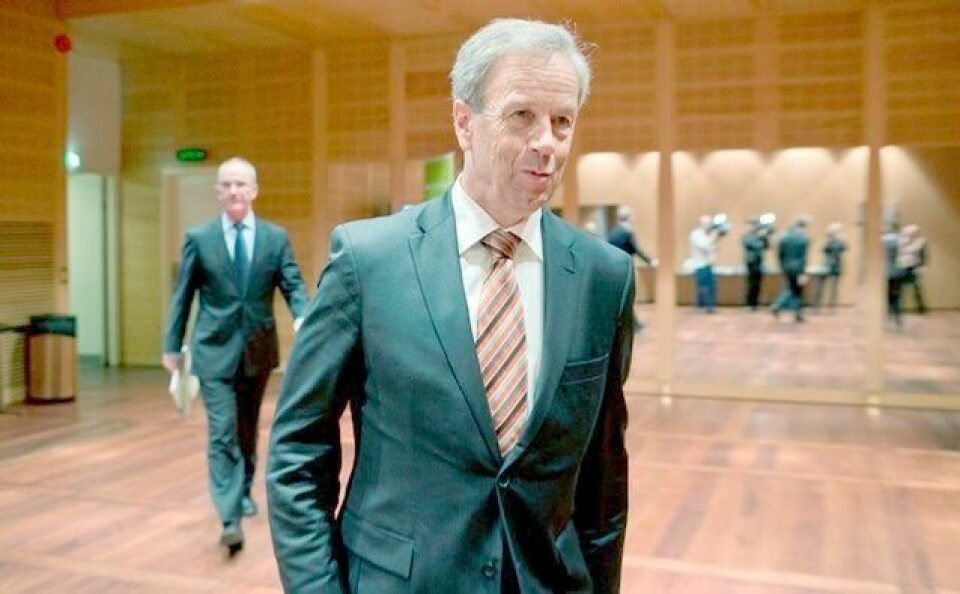 Den historisk lave renta har stått fast siden 14. mars i år. Her sentralbanksjef Øystein Olsen og direktør i Norges Bank Pengepolitikk, Birger Vikøren, på vei inn til pressekonferanse etter rentemøtet.