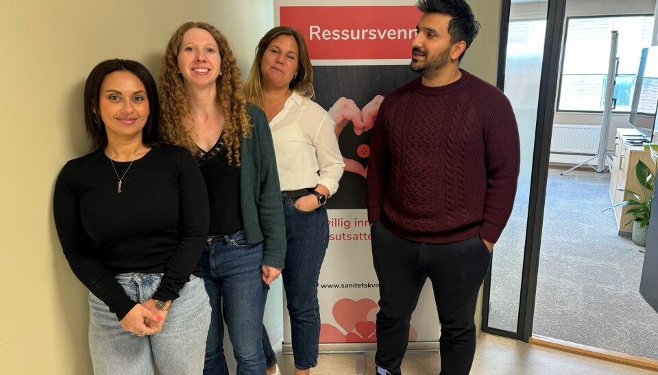 Fra venstre Laial Ayoub, nasjonal prosjektleder i Norske Kvinners Sanitetsforening, daglig Ragnhild Lerø, Rie Skogstad, prosjektleder for Kvinnehelsehuset og Rødts Siavash Mobasheri. Fra venstre Laial Ayoub, nasjonal prosjektleder i Norske Kvinners Sanitetsforening, daglig Ragnhild Lerø, Rie Skogstad, prosjektleder for Kvinnehelsehuset og Rødts Siavash Mobasheri.