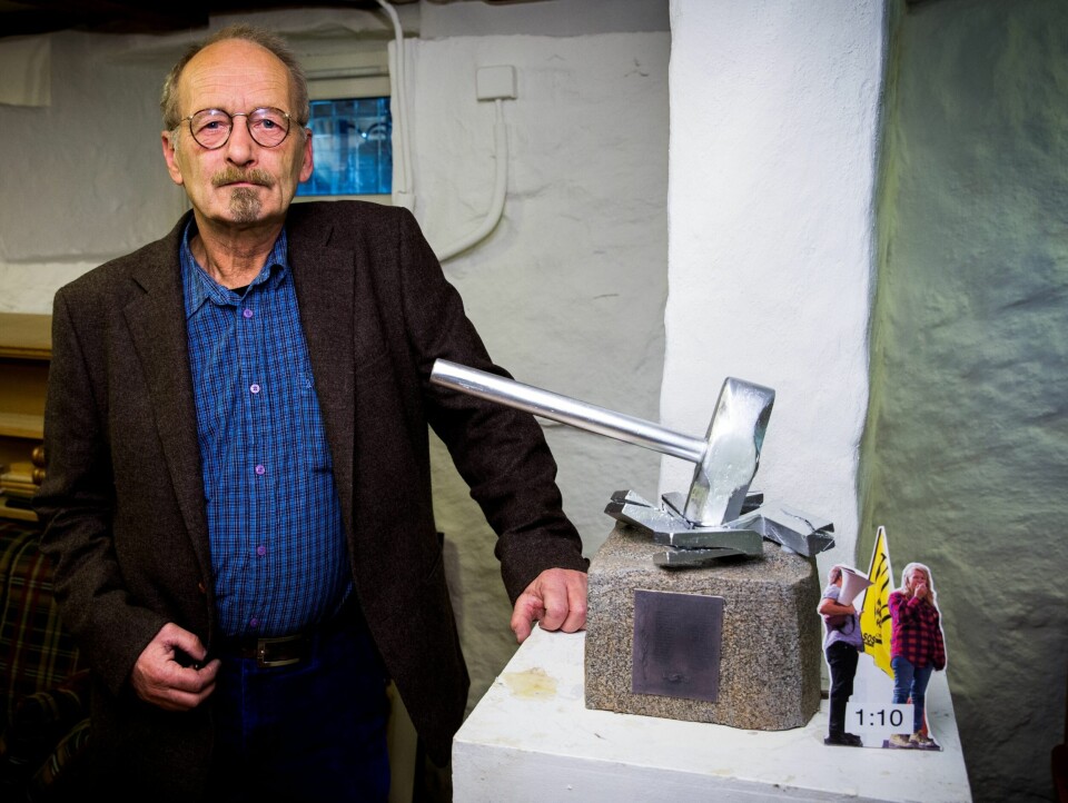 Bildekunstner Bjørn Melbye Gulliksen vant konkurransen om et monument for de glemte helter fra 2. verdenskrig, Osvald-gruppa, med utkastet «Knus nazismen!». FOTO: ERLEND AAS/NTB SCANPIX Bildekunstner Bjørn Melbye Gulliksen vant konkurransen om et monument for de glemte helter fra 2. verdenskrig, Osvald-gruppa, med utkastet «Knus nazismen!». FOTO: ERLEND AAS/NTB SCANPIX