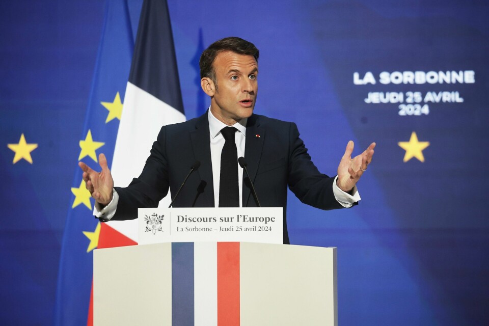 Frankrikes president Emmanuel Macron taler på Sorbonne-universitetet i Paris om sine visjoner for Europas framtid. Frankrikes president Emmanuel Macron taler på Sorbonne-universitetet i Paris om sine visjoner for Europas framtid. Foto: Christophe Petit Tesson / Pool via AP / NTB