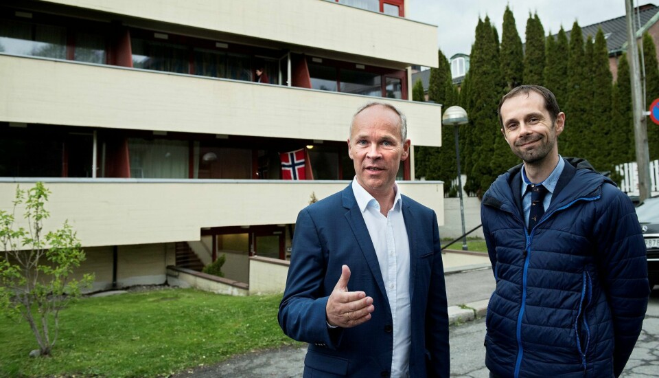TILSKUDD: – Regjeringen øker tilskuddet til utleieboliger med 111 millioner, sier kommunal- og moderniseringsminister Jan Tore Sanner. Til høyre byråd for kultur- og næring, Hallstein Bjercke.
