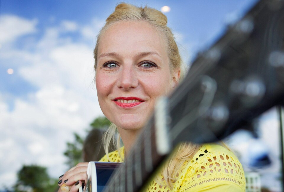 Ut av ammetåka: Hedvig Mollestad skal spille på Kongsberg jazzfestival neste fredag. FOTO: ARNE OVE BERGO