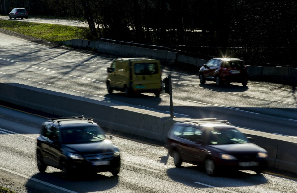 Siste tall på antall trafikkdrepte viser at vi fortsatt har en lang vei å gå for å oppnå nullvisjonen. FART: Ifølge Trygg Trafikk er det god sjanse for å overleve et sammenstøt i 70 kilometer i timen hvis man bruker bilbelte. I 90 kilometer i timen vil de fleste miste livet i en tilsvarende ulykke. Foto: Vegard Wivestad Grøtt / NTB
