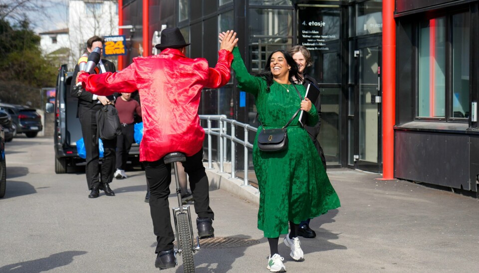 Kultur- og likestillingsminister Lubna Jaffery (Ap) og barne- og familieminister Kjersti Toppe (Sp) lanserte en handlingsplan for deltakelse i kultur, idrett og friluftsliv for barn og unge på Veitvet i Oslo. Kultur- og likestillingsminister Lubna Jaffery (Ap) og barne- og familieminister Kjersti Toppe (Sp) lanserte en handlingsplan for deltakelse i kultur, idrett og friluftsliv for barn og unge på Veitvet i Oslo.