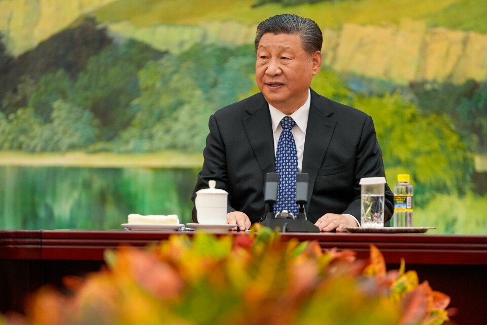 Kinas autoritære leder Xi Jinping setter i helgen kursen mot Europa. President Xi Jinping sier at Kina og USA må være partnere, ikke rivaler. Her under møtet med utenriksminister Antony Blinken i Folkets store hall i Beijing fredag. Foto: Mark Schiefelbein / AP / NTB