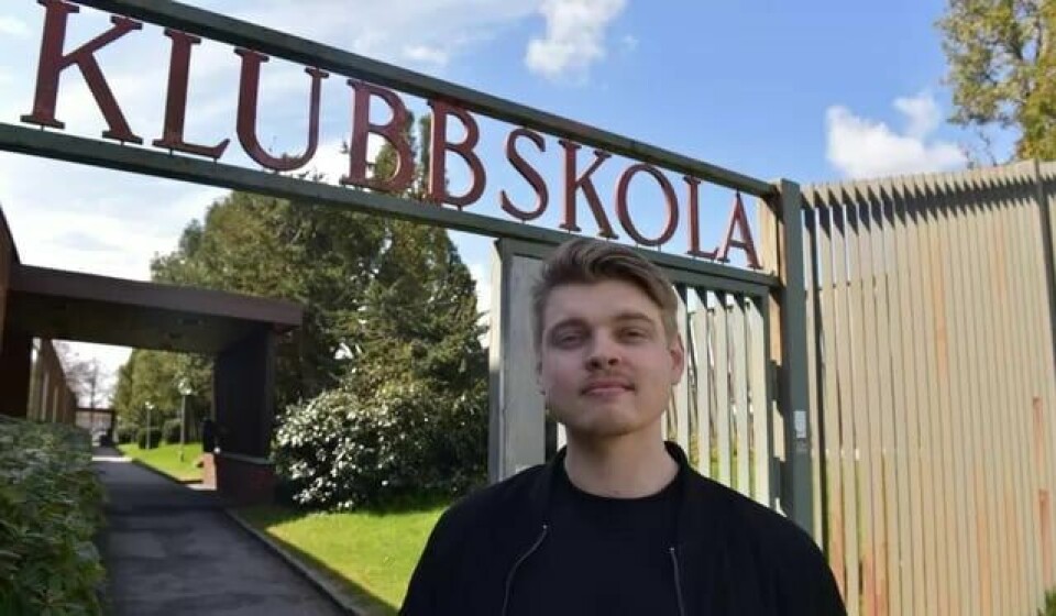 Klubbskolan i gamlestaden i Göteborg er møteplassen for Tobias og andre Tesla-arbeidere i streik. Klubbskolan i gamlestaden i Göteborg er møteplassen for Tobias og andre Tesla-arbeidere i streik.