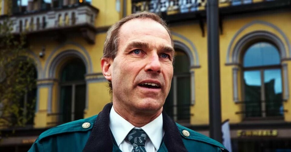 Da Øyvind startet som bussjåfør for 30 år siden, kunne han rekke en kaffekopp mellom rutene. Men allerede da følte han et press på seg. Da Øyvind startet som bussjåfør for 30 år siden, kunne han rekke en kaffekopp mellom rutene. Men allerede da følte han et press på seg.
