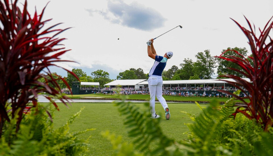 Norges golfstjerne Viktor Hovland fikk en brutal start på dag to av PGA-turneringen i Charlotte i USA, men hentet seg noe inn Norges golfstjerne Viktor Hovland fikk en brutal start på dag to av PGA-turneringen i Charlotte i USA, men hentet seg noe inn