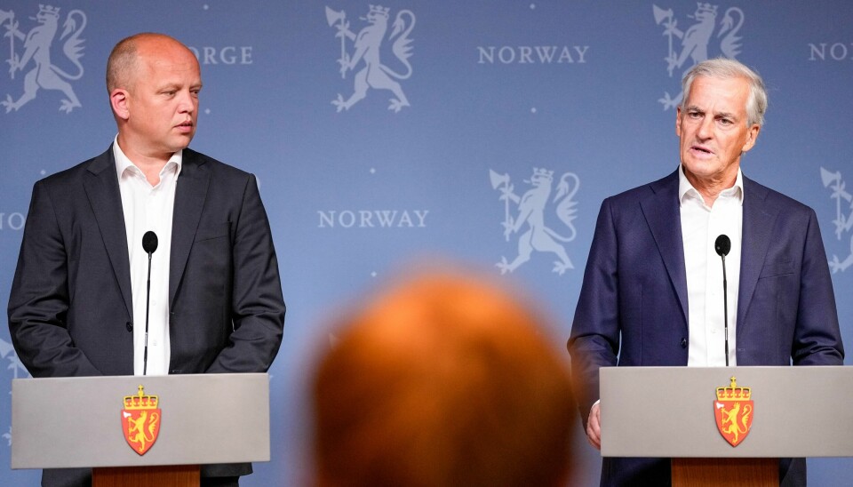 Statsminister Jonas Gahr Støre og finansminister Trygve Slagsvold Vedum møter pressen etter at forsknings- og høyere utdanningsminister Ola Borten Moe har varslet at han går av som statsråd og Sp-nestleder. ntb