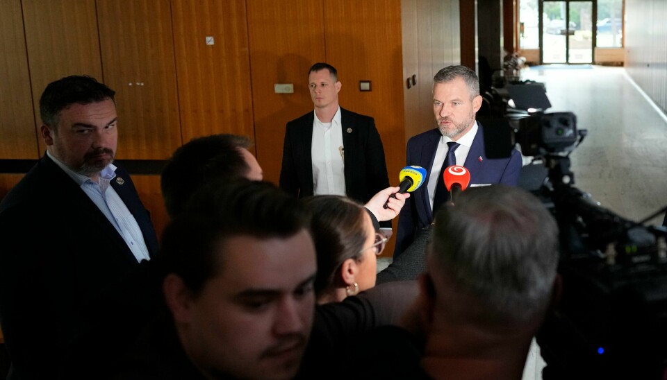 Slovakias påtroppende president Peter Pellegrini snakker med pressen etter å ha besøkt statsminister Robert Fico på et sykehus i Bratislava torsdag. Slovakias påtroppende president Peter Pellegrini snakker med pressen etter å ha besøkt statsminister Robert Fico på et sykehus i Bratislava torsdag. Foto: Petr David Josek / AP / NTB