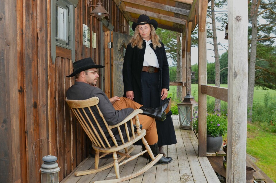 Cowboystrekk er i utgangspunktet et ukjent begrep for Anette Siemsen Larsen og Leif-Åge Fredstad i Indre Østfold. Cowboystrekk er i utgangspunktet et ukjent begrep for Anette Siemsen Larsen og Leif-Åge Fredstad i Indre Østfold.