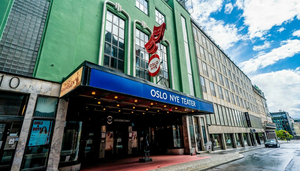 Oslo Nye Teater er i økonomiske problemer, og trenger en solid redningspakke fra byrådet for å kunne holde driften oppe gjennom sommeren. Oslo Nye Teater i Oslo er heleid av Oslo kommune. Foto: Stian Lysberg Solum / NTB