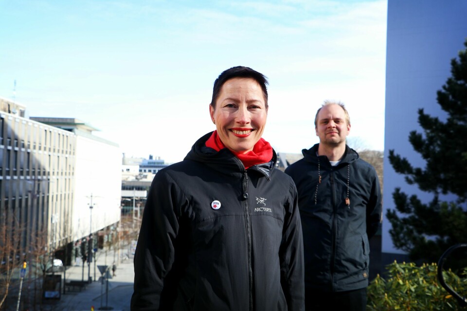 Sara Nustad Mauland, gruppeleder for Rødt Stavanger. I bakgrunnen: Mímir Kristjánsson. Sara Nustad Mauland tar over som gruppeleder for Rødt Stavanger. Mímir Kristjánsson tar pause for å satse på valgkampen og ta steget inn på Stortinget.