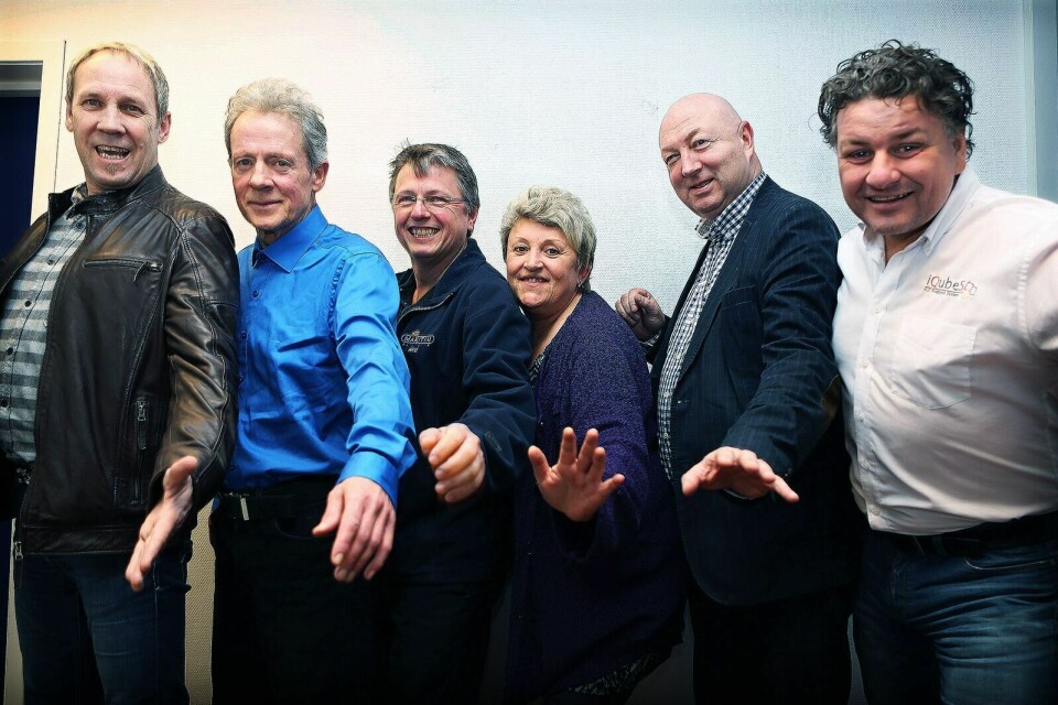 Bandet JetSet består av Arne Reinertsen, Geir Sommerstad, Helge Voll og Anne Karin Fosse. I april spiller de sammen med blant annet Odd Kåre Bjerga (nummer to fra venstre) og «Lille-John» Klemetsen (til høyre).