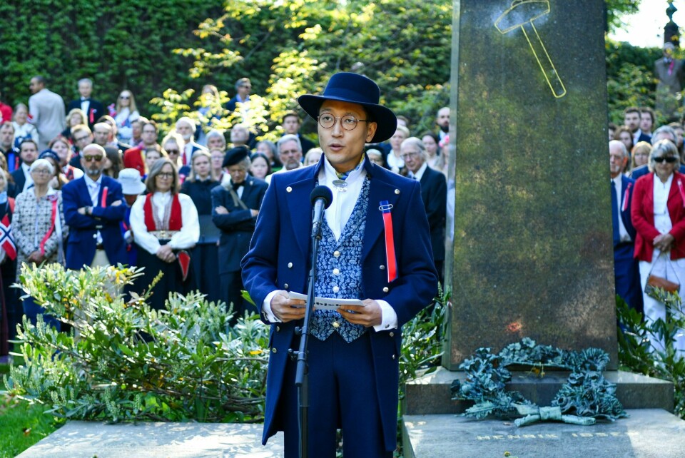 Danby Choi holdt 17. mai-tale ved Henrik Ibsens grav på Vår Frelsers gravlund i Oslo. Foto: Rodrigo Freitas / NTB Danby Choi holdt 17. mai-tale ved Henrik Ibsens grav på Vår Frelsers gravlund i Oslo. Foto: Rodrigo Freitas / NTB