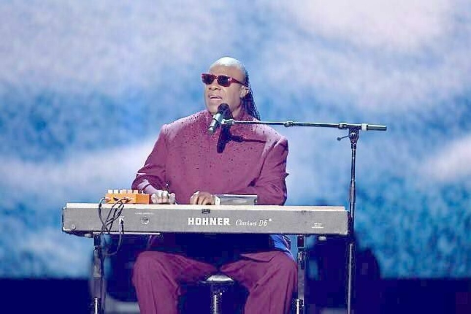 Stevie Wonder i aksjon på Grammy-showet i februar. FOTO: KEVIN WINTER/GETTY IMAGES/NTB SCANPIX