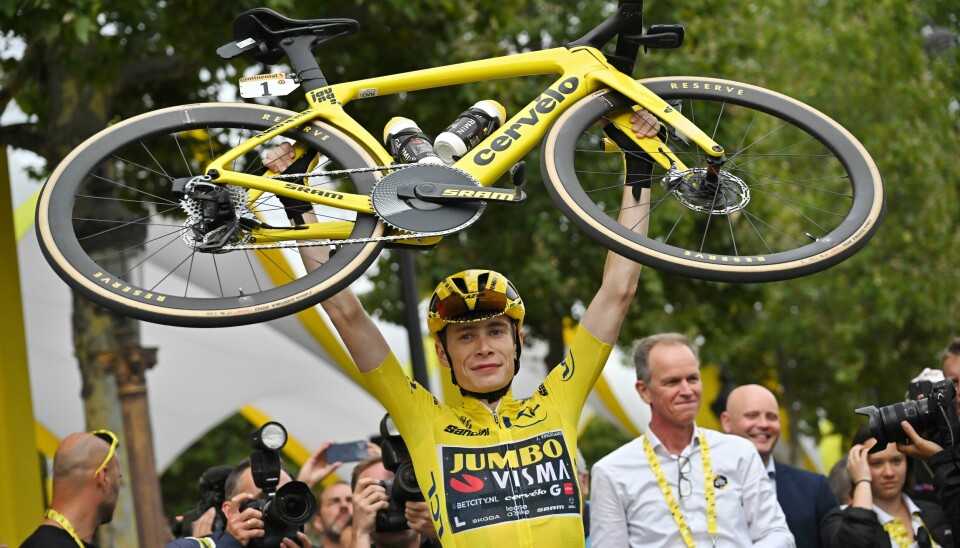 Jonas Vingegaard etter seieren i Tour de France. Jonas Vingegaard etter seieren i Tour de France. Foto: Marco Bertorello / AP / NTB