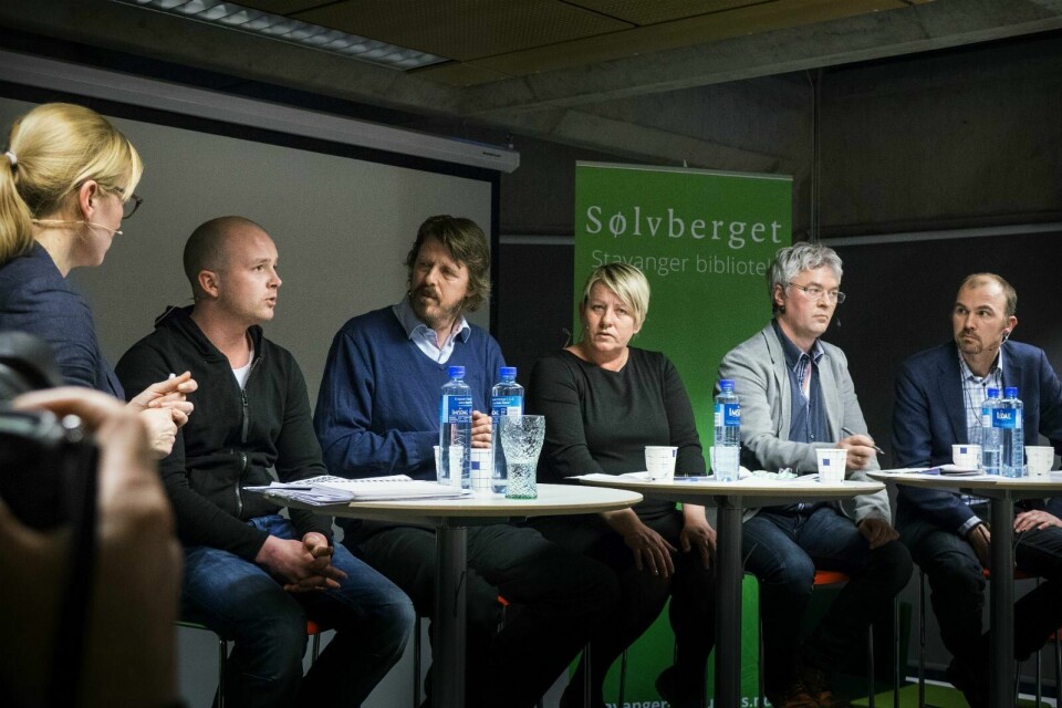 Panelet besto av (fra venstre) Øystein Vaule i Borgervernet Rogaland, Lars Petter Einarsson (nyhetsredaktør i RA), stortingsrepresentant Eirin Sund (Ap), statsviter ved UiS, Svein Erik Tuastad og Tor Brekke fra Hero Norge. Debattleder var Anja W. Fremo, administrativ redaktør i Aftenbladet.
