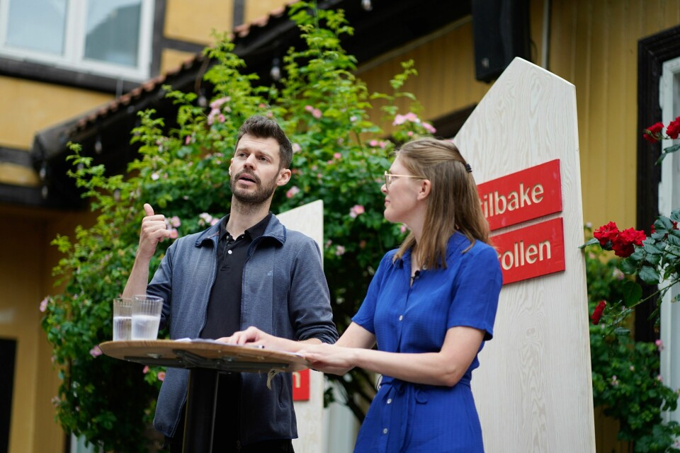 Bjørnar Moxnes og nestleder Marie Sneve Martinussen i Rødt, her avbildet ved en tidligere anledning. Partileder Bjørnar Moxnes og nestleder Marie Sneve Martinussen i Rødt under partiets sommerpressekonferanse på utestedet Folk i Oslo tidligere i sommer.Foto: Håkon Mosvold Larsen / NTB