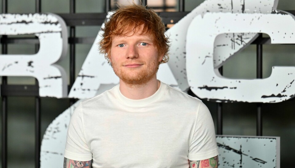 Neida, Ed Sheeran ble ikke kuttet i ansiktet av prinsesse Beatrice. Det var tull. Neida, Ed Sheeran ble ikke kuttet i ansiktet av prinsesse Beatrice. Det var tull.