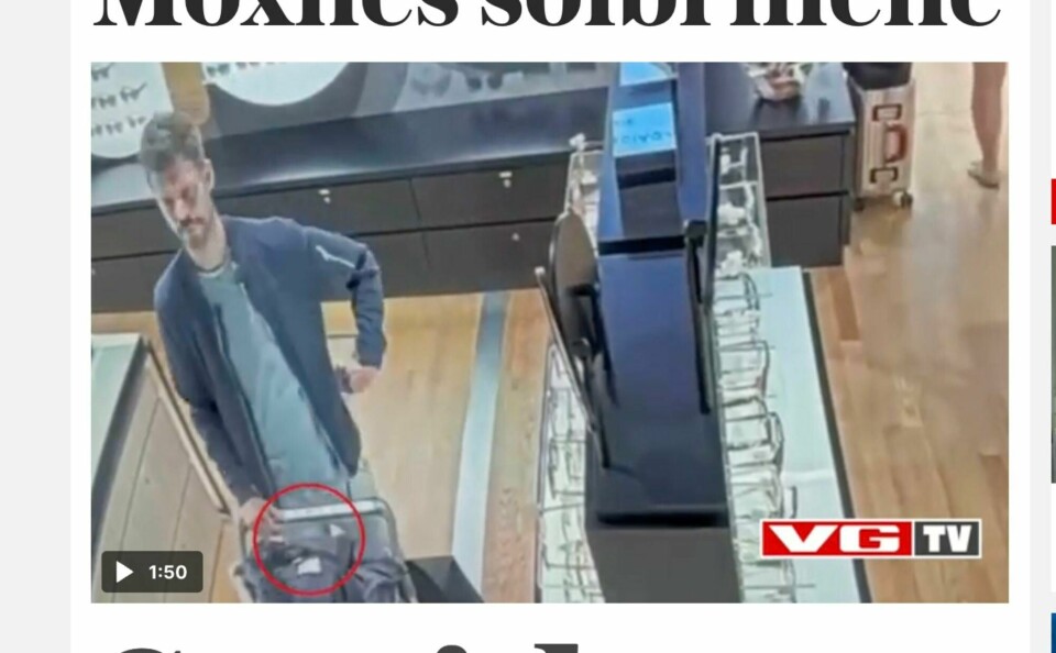 VGTV publiserte mandag en overvåkningsvideo der Rødt-leder Bjørnar Moxnes angivelig stjeler solbriller på Gardermoen. Moxnes ble sykemeldt mandag. VGTV publiserte mandag en overvåkningsvideo der Rødt-leder Bjørnar Moxnes angivelig stjeler solbriller på Gardermoen. Moxnes ble sykemeldt mandag.