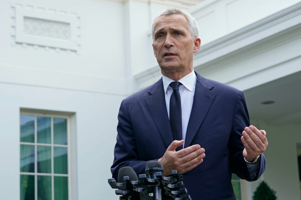 Natos generalsekretær Jens Stoltenberg. Nato-sjef Jens Stoltenberg har sagt han håper Sverige kan innlemmes i forsvarsalliansen innen toppmøtet i Vilnius 11. og 12. juli. Tyrkia virker derimot ikke til å rikke på seg. Foto: Susan Walsh / AP / NTB