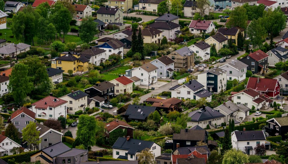Det må sterk vilje og konkrete mål over tid til, om vi skal klare å beholde den norske boligmodellen i Oslo som gjør byen og landet til et av verdens beste å bo i, skriver kronikkforfatterne. Boliger ligger tett inntil hverandre