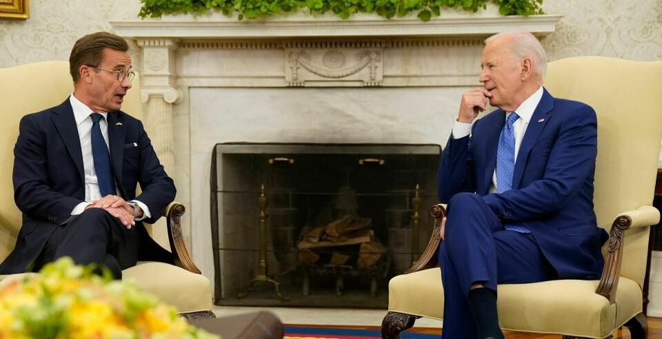 Sveriges statsminister Ulf Kristersson møtte USAs president Joe Biden for å diskutere et svensk Nato-medlemskap onsdag. Biden sier USA støtter en svensk inntredelse i forsvarsalliansen, men Ungarn og Tyrkia har ennå ikke ratifisert søknaden. Sveriges statsminister Ulf Kristersson møtte USAs president Joe Biden for å diskutere et svensk Nato-medlemskap onsdag. Biden sier USA støtter en svensk inntredelse i forsvarsalliansen, men Ungarn og Tyrkia har ennå ikke ratifisert søknaden.