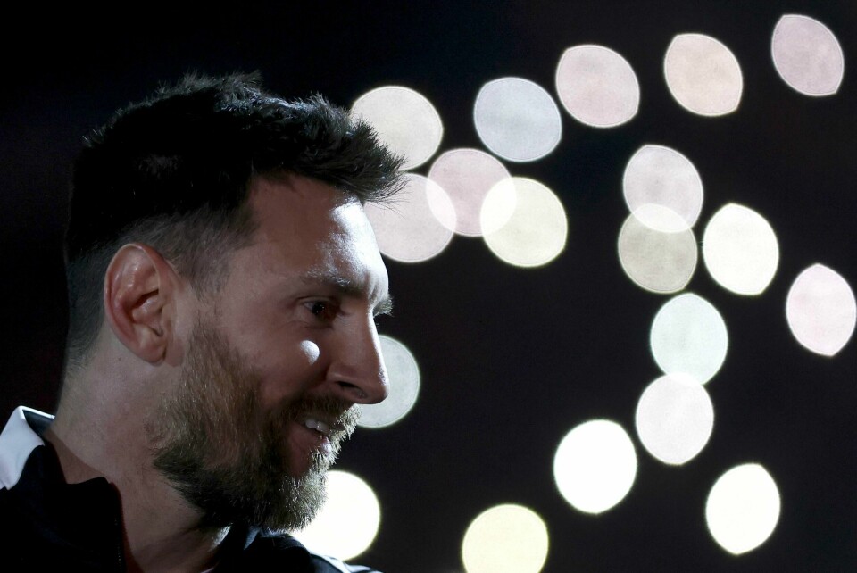 Lionel Messi ble presentert av Inter Miami lørdag. Foto: Nicolas Aguilera / AP Photo / NTB Lionel Messi snakker ut om forholdet sitt med PSG-supporterne. Foto: Nicolas Aguilera / AP Photo / NTB.